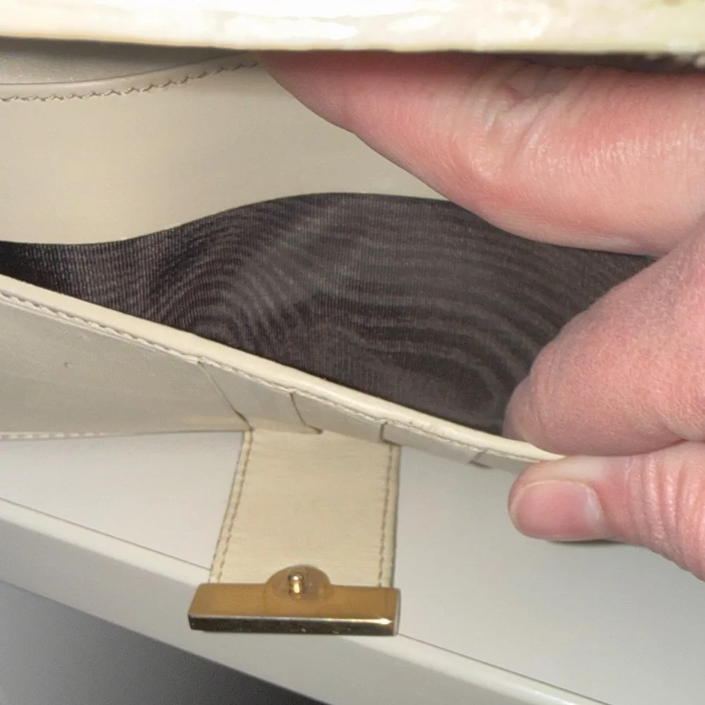 Authentic Gucci included COA certification Gold Embossed wallet